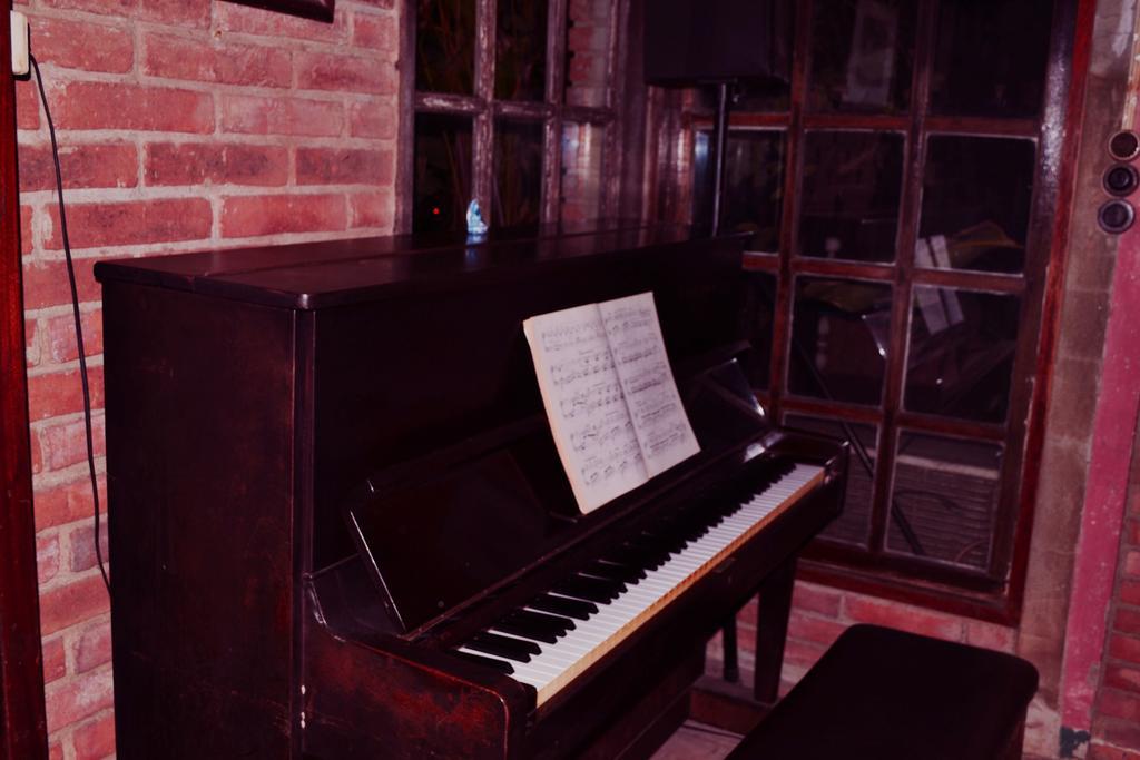Brickhouse Ayutthaya Guesthouse Est 1986 المظهر الخارجي الصورة