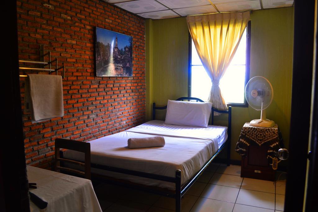 Brickhouse Ayutthaya Guesthouse Est 1986 المظهر الخارجي الصورة