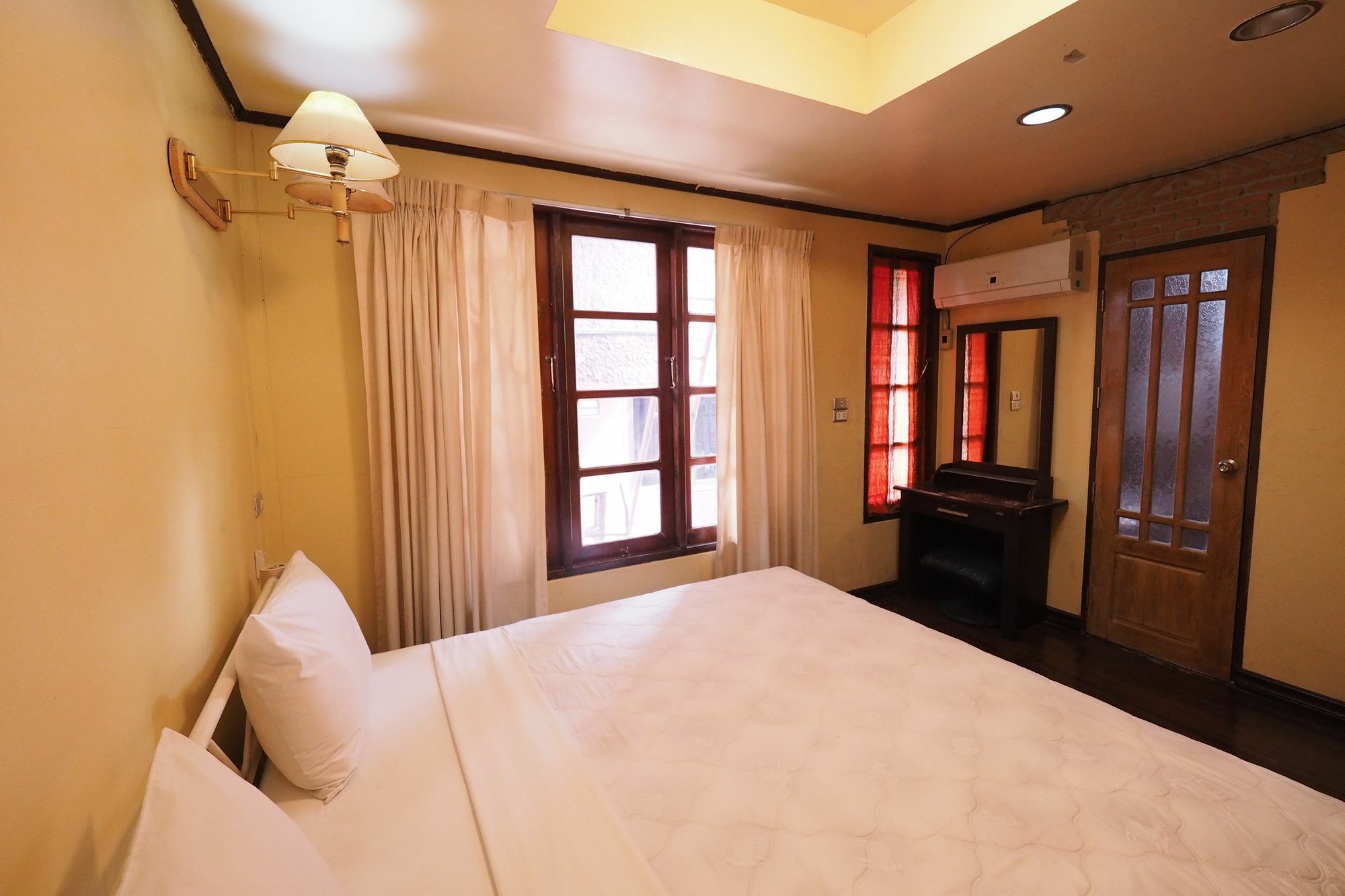Brickhouse Ayutthaya Guesthouse Est 1986 المظهر الخارجي الصورة