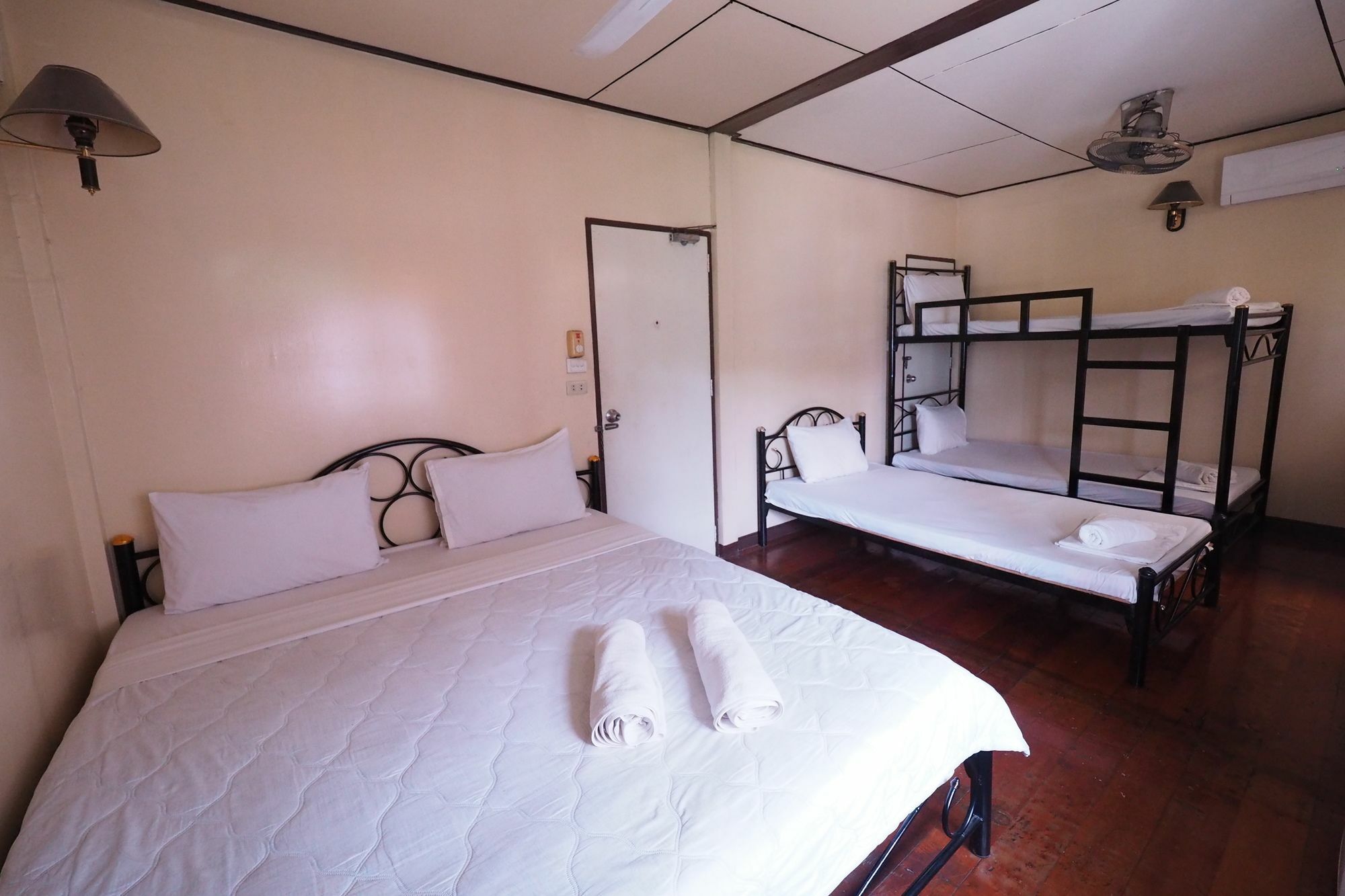 Brickhouse Ayutthaya Guesthouse Est 1986 المظهر الخارجي الصورة